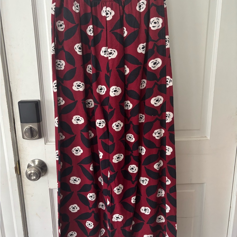 Uniqlo x Marimekko Lounge Flannel Pajama Set Womens Size S  Red Black Floral - Picture 2 of 5